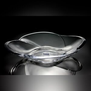 Mikasa Petals Centerpiece Crystal Bowl